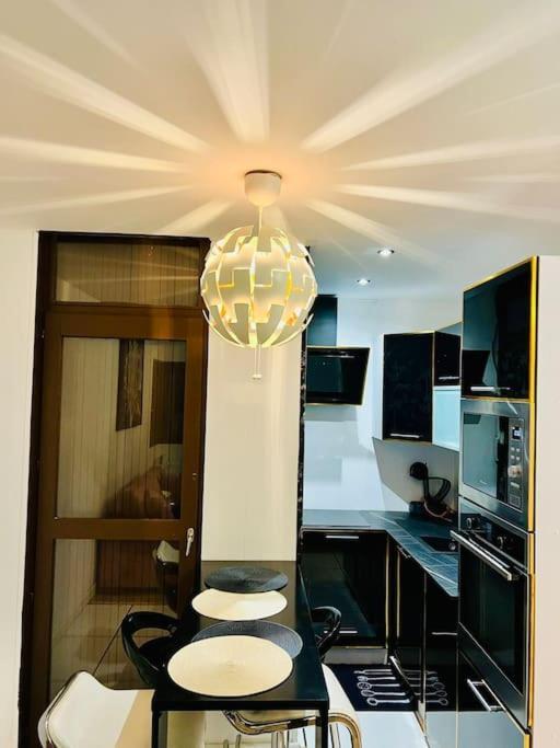 Appartement Moderne Vieille Ville Parking Gratuit آنسي المظهر الخارجي الصورة